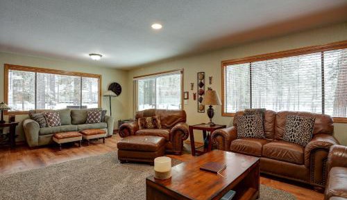 Three-Bedroom Holiday Home 