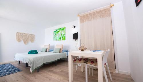 One-Bedroom Apartment with Sea View and Balcony