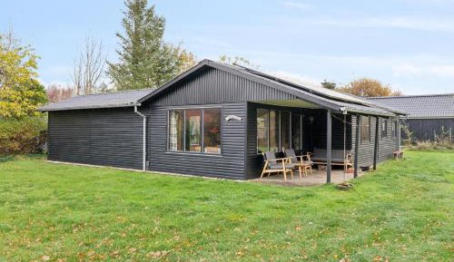 Three-Bedroom Holiday Home 