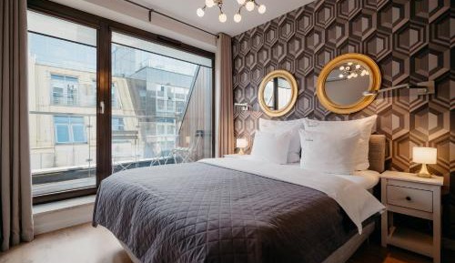 Superior One-Bedroom Apartment