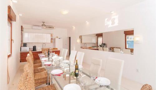 Nine-Bedroom Holiday Home