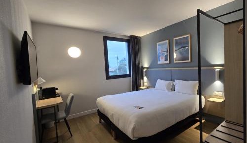 Superior Room - 1 King Bed