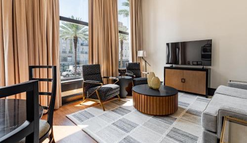Two-Bedroom Apartment with City View