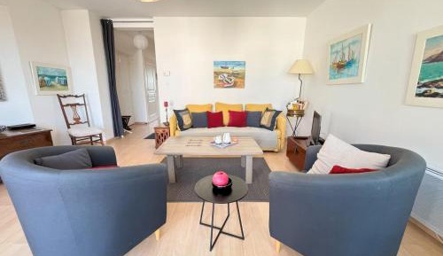 Two-Bedroom Apartment with Terrace and Sea View
