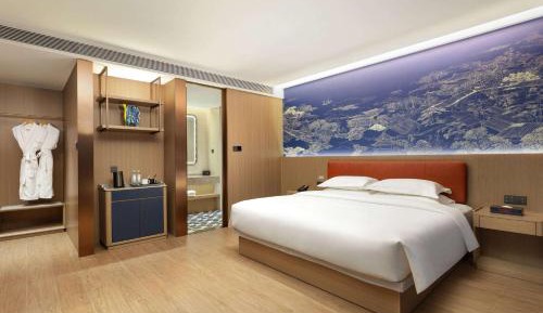 Sunshine King Room 