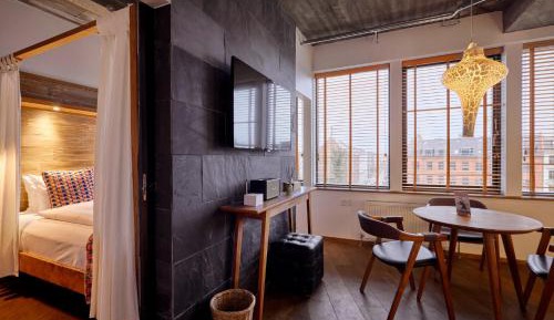 Deluxe Suite