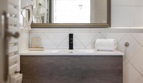 Double or Twin Room with Private Bathroom