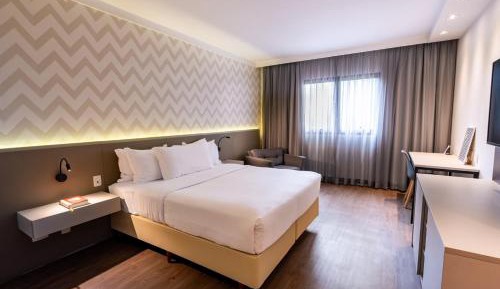 Premium Double Room - 1 Queen Bed