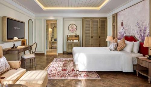 Deluxe Holywood Room