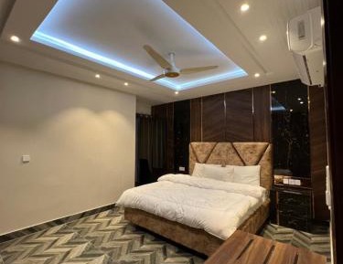 Superior Deluxe Double or Twin Room 