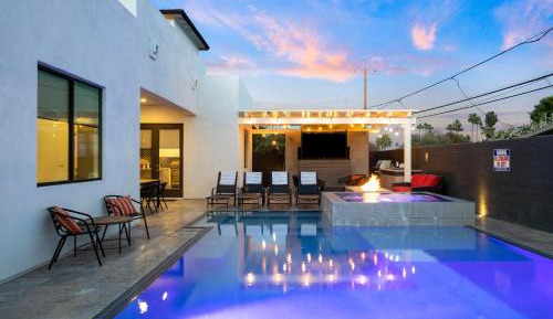 Deluxe Family Room