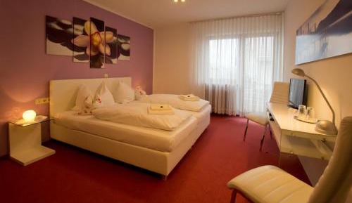 Deluxe Double Room with Shower