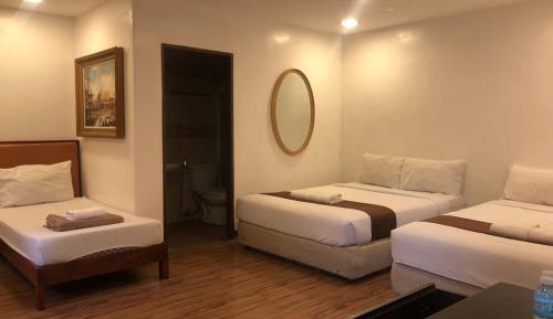 Deluxe Family Room