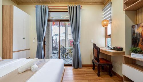 Deluxe Double Room with Balcony