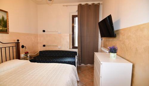 Quadruple Room with Private Bathroom