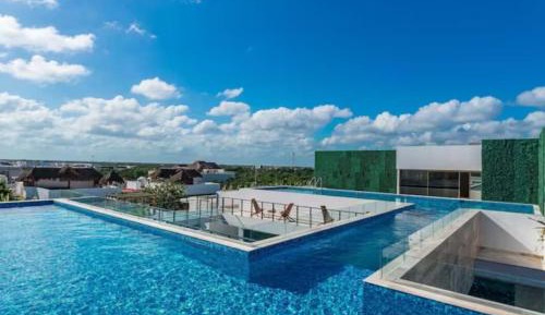 Two-Bedroom Deluxe Apartment with Balcony