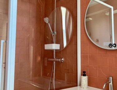 Twin Room with Private Bathroom