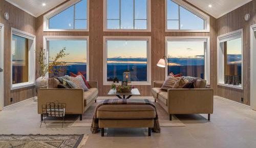 Three-Bedroom Holiday Home 