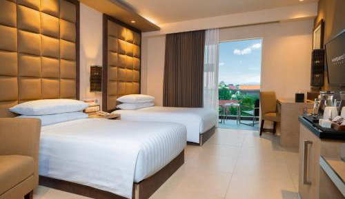 Deluxe Twin Room Staycation with Balcony