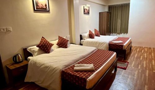 Quadruple Room with Mountain View
