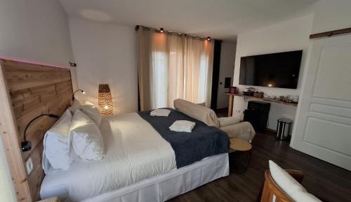 King Room with Balcony