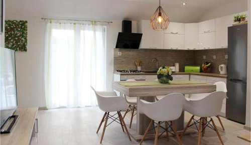 Three-Bedroom Vacation Home 