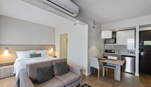 Studio Queen Suite - City View