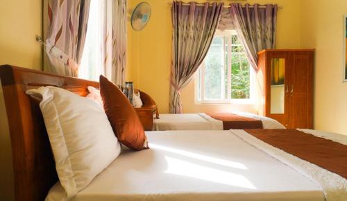 Double or Twin Room with Mountain View