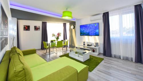 Deluxe One-Bedroom Apartment with Terrace