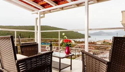 Three-Bedroom Apartment with Terrace and Sea View