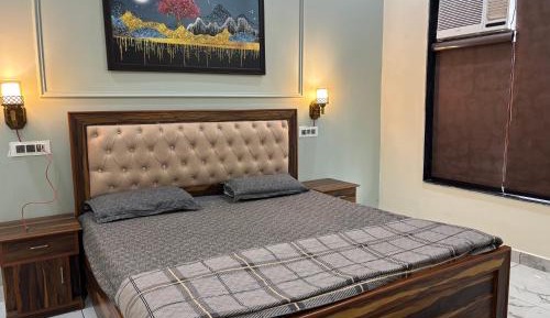 Deluxe Queen Room