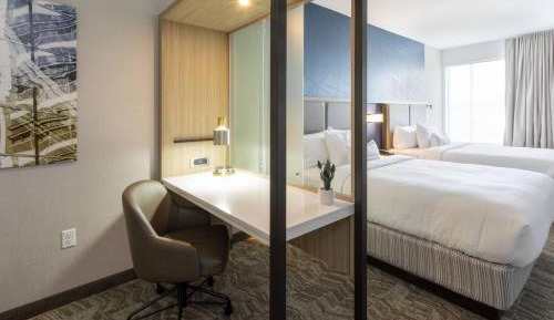 Suite, 2 Queen, Trundle bed