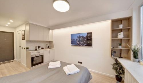 Studio Apartment with One Double Bed
