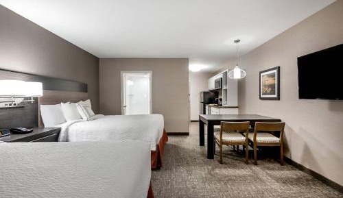 2 Queen Studio Suite