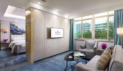 Superior King Suite