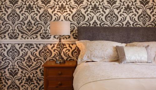 Family Room with Garden View