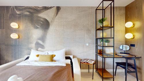Deluxe One-Bedroom Apartment with City View