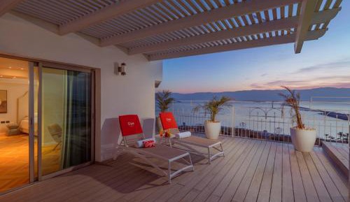 Suite with Private Pool