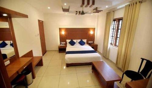 Deluxe Room (2 Adults + 1 Child)