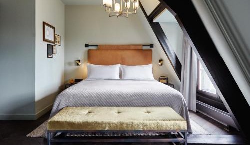 Roomy with canal view