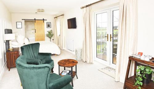 Deluxe King Suite