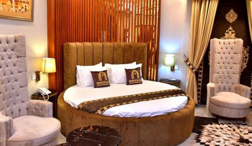 Deluxe King Suite