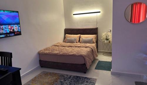 Deluxe Queen Suite
