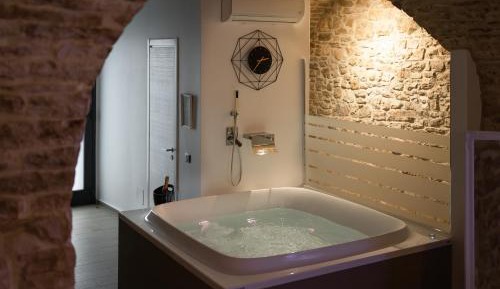 Double Room with Spa Bath