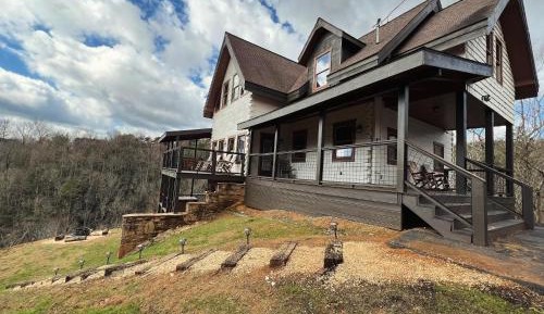 Five-Bedroom Holiday Home