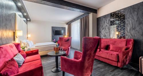 Premium Room with Two Single Beds and Sofa Bed - Lake Side