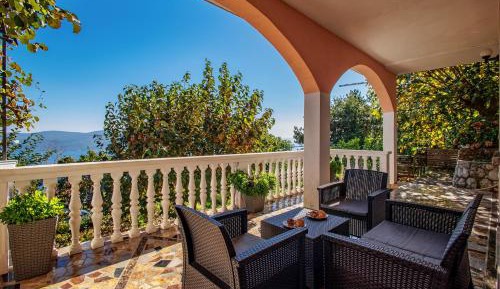 Two-Bedroom Apartment with Sea View