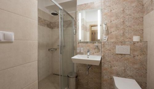 Double or Twin Room with City View