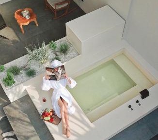 Queen Room with Pool View