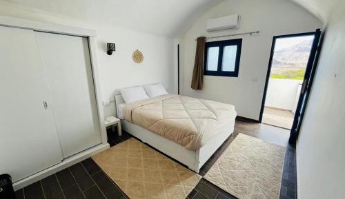 Suite with Mountain View